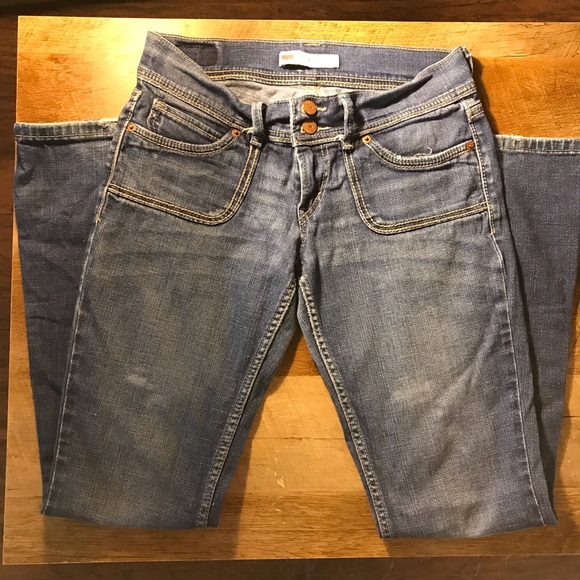 Women’s Levi jeans 5m - Picture 2 of 4